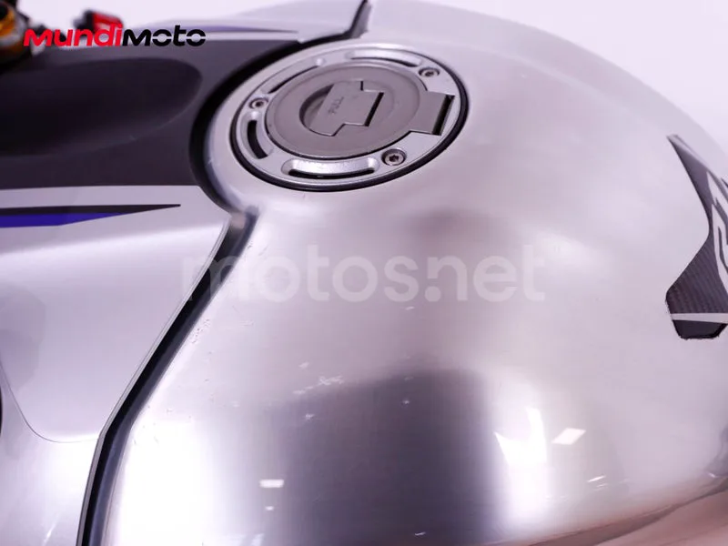 Yamaha YZF-R1 - Vista 21