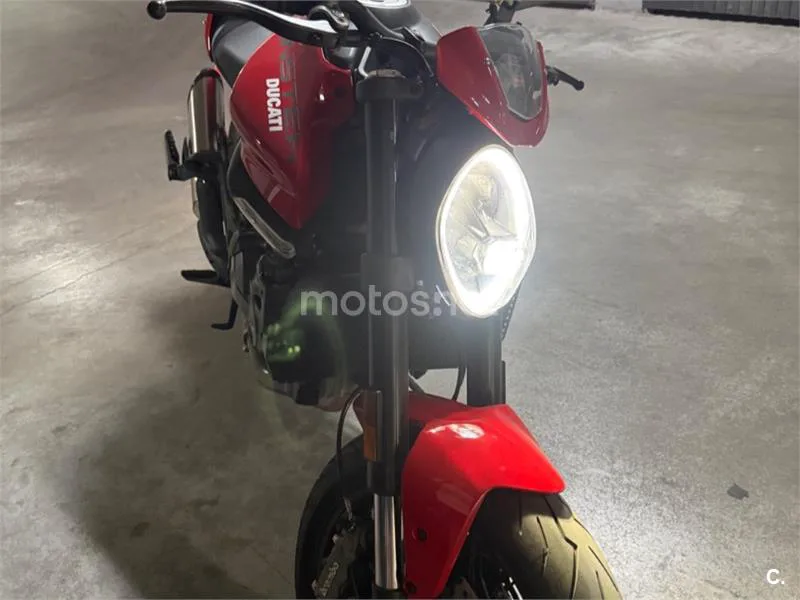 Ducati Monster - Vista 4