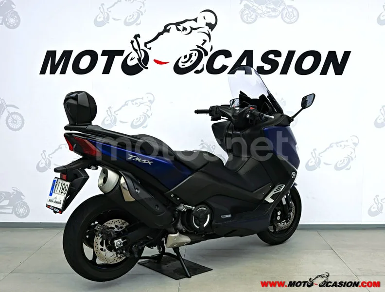 Yamaha TMAX - Vista 3