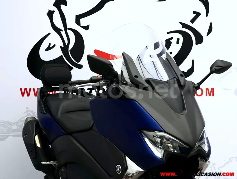 Yamaha TMAX - Vista 4