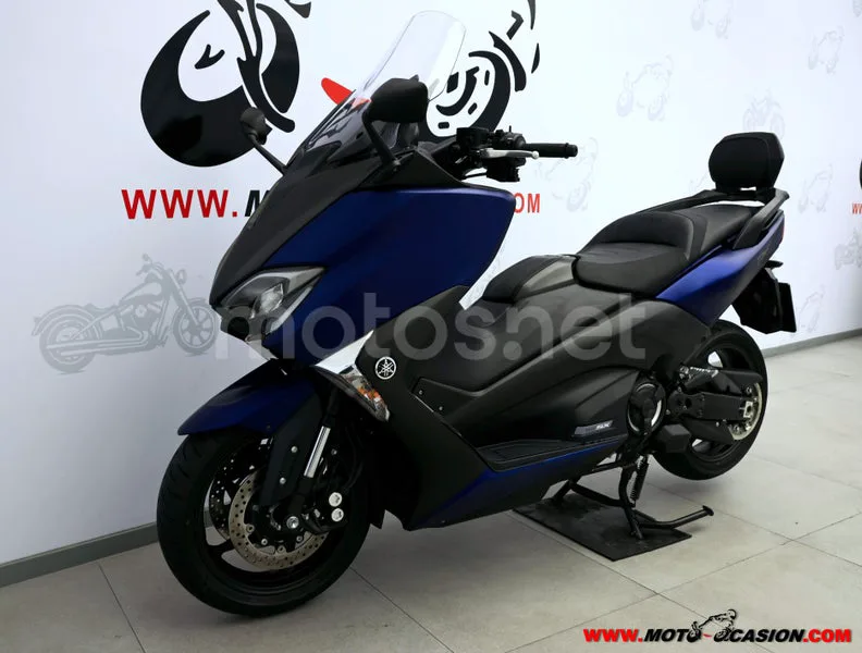 Yamaha TMAX - Vista 8