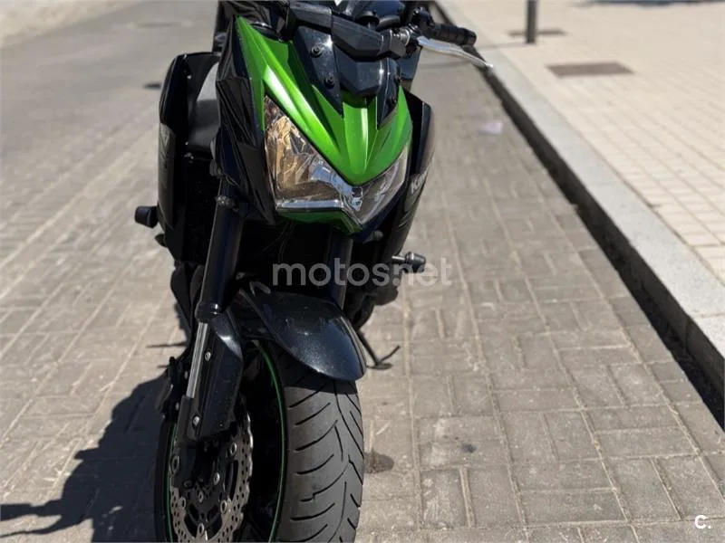 Kawasaki Z800 - Vista 3