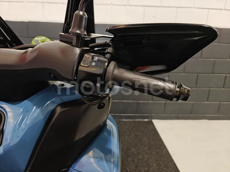 Yamaha Tricity 125 - Vista 10