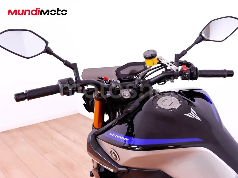 Yamaha MT-09 - Vista 11