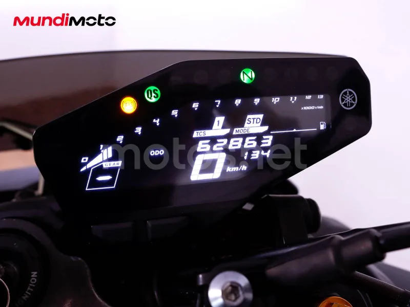Yamaha MT-09 - Vista 12