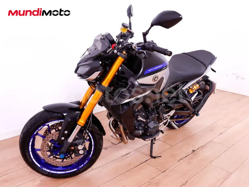 Yamaha MT-09 - Vista 7