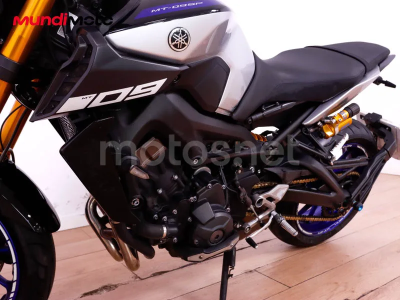 Yamaha MT-09 - Vista 10