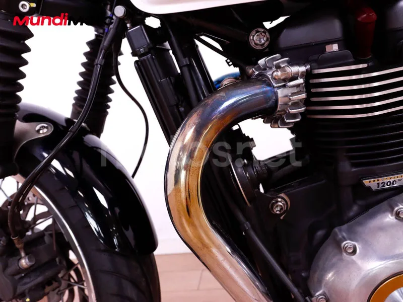 Triumph Thruxton - Vista 19