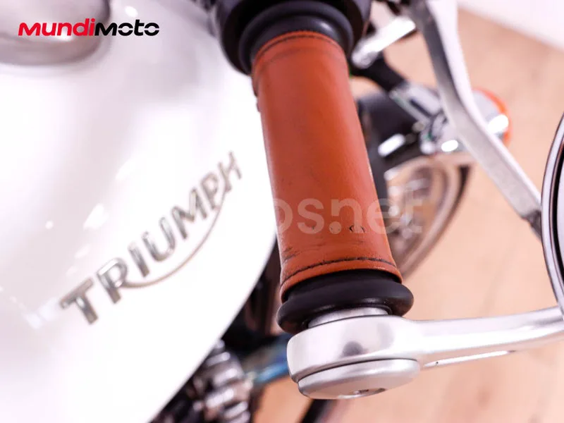 Triumph Thruxton - Vista 20