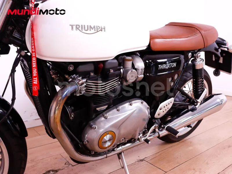 Triumph Thruxton - Vista 10