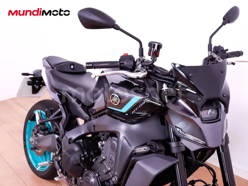 Yamaha MT-09 - Vista 18