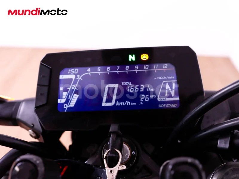 Honda CB125R - Vista 12