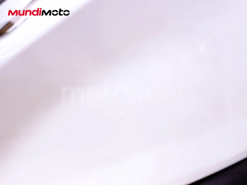 Honda CB125R - Vista 27