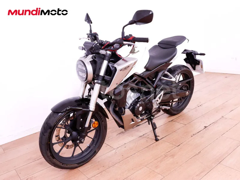 Honda CB125R - Vista 7