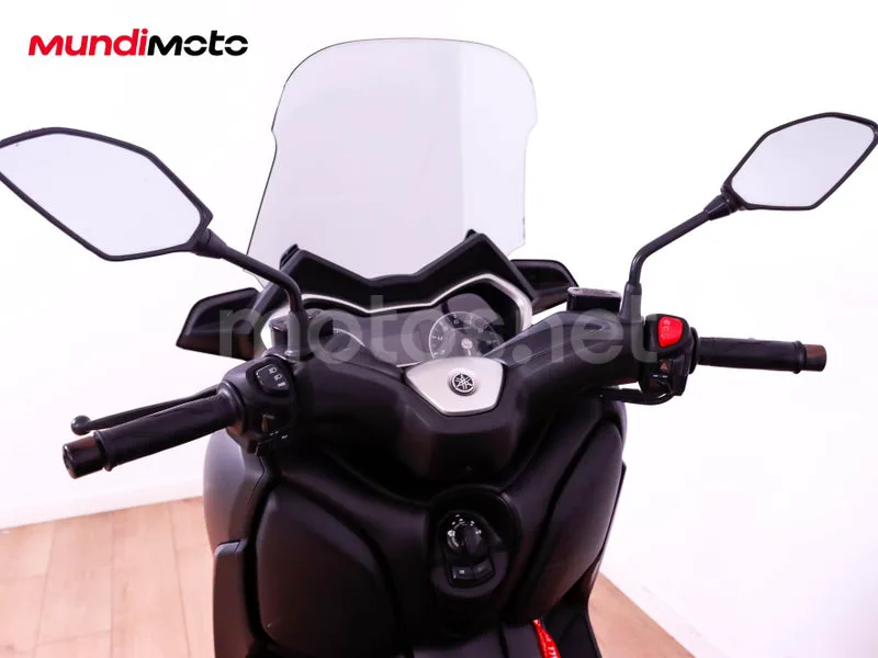 Yamaha XMAX 300 - Vista 11