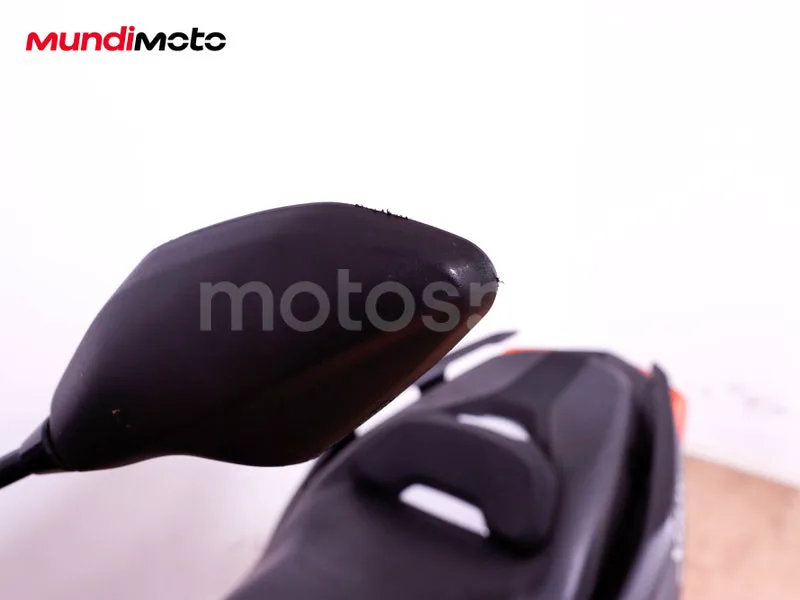 Yamaha XMAX 300 - Vista 19