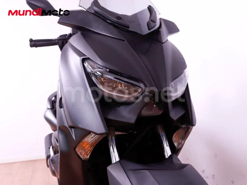 Yamaha XMAX 300 - Vista 5