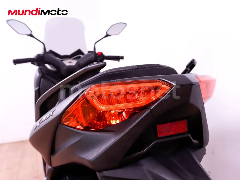 Yamaha XMAX 300 - Vista 9