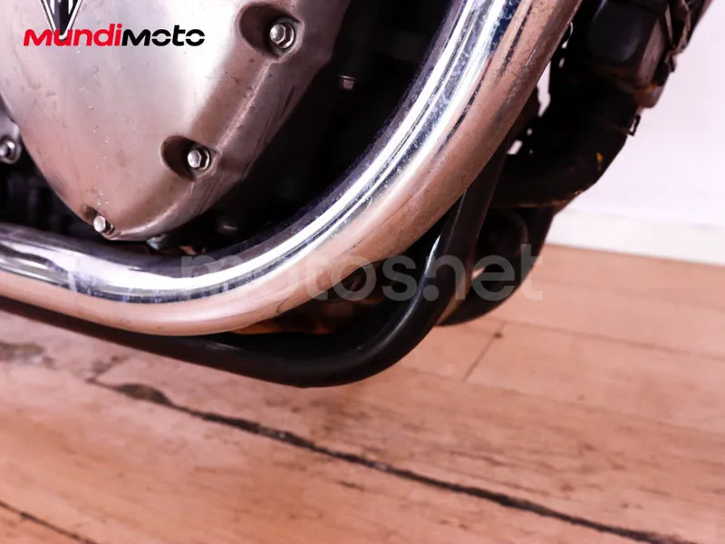 Triumph Bonneville T120 - Vista 13