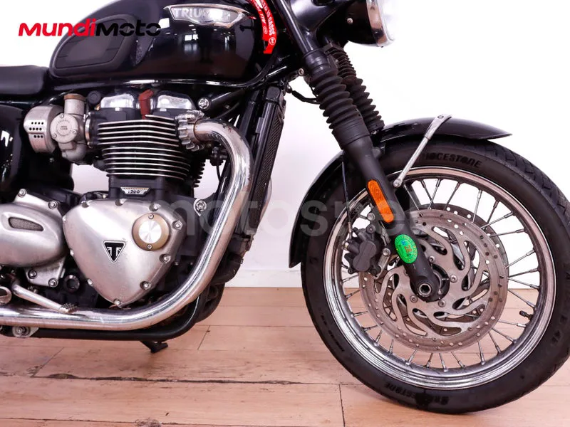 Triumph Bonneville T120 - Vista 36