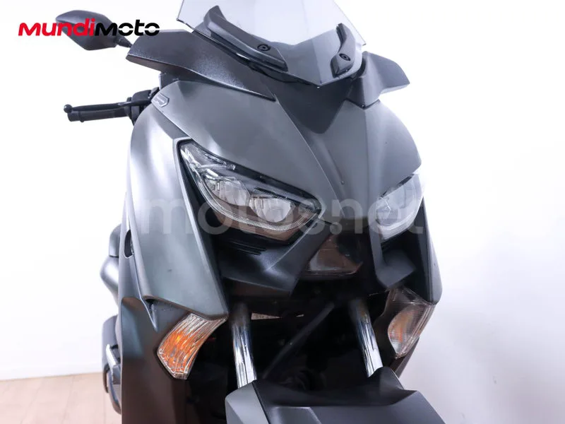 Yamaha TMAX - Vista 5