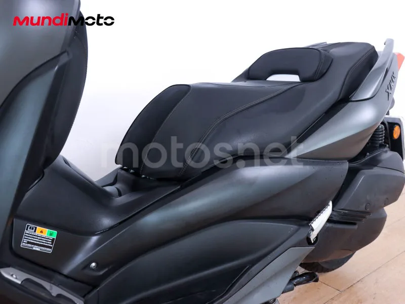 Yamaha TMAX - Vista 10
