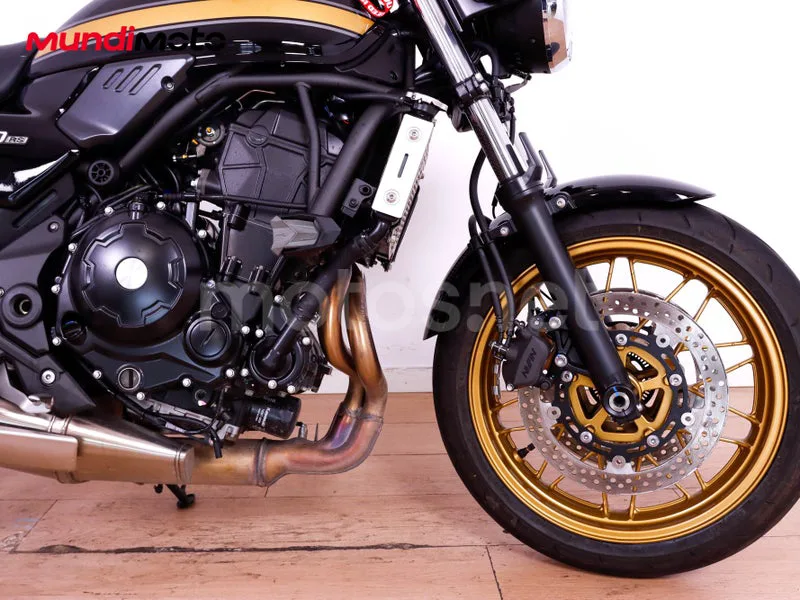 Kawasaki Z650 - Vista 17