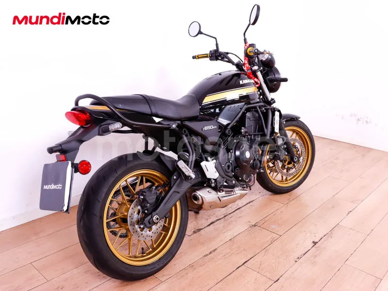 Kawasaki Z650 - Vista 3