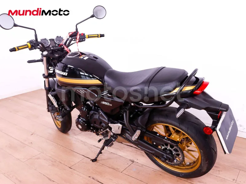 Kawasaki Z650 - Vista 8