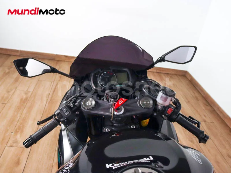 Kawasaki Ninja ZX-6R - Vista 11