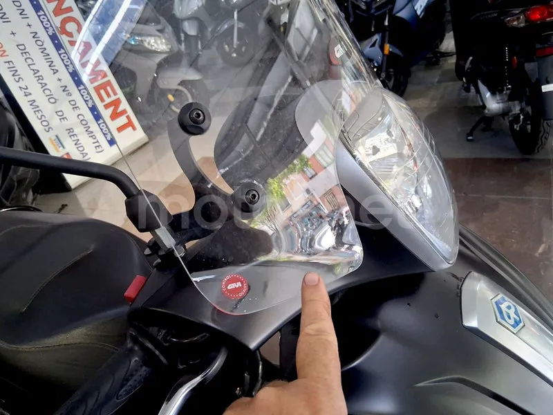 Piaggio Beverly 300 - Vista 16