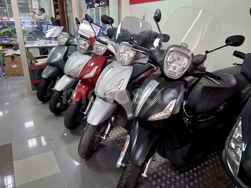 Piaggio Beverly 300 - Vista 19