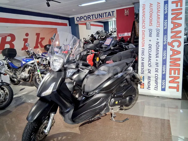 Piaggio Beverly 300 - Vista 21