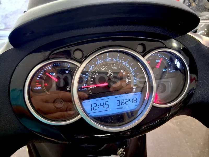 Piaggio Beverly 300 - Vista 7