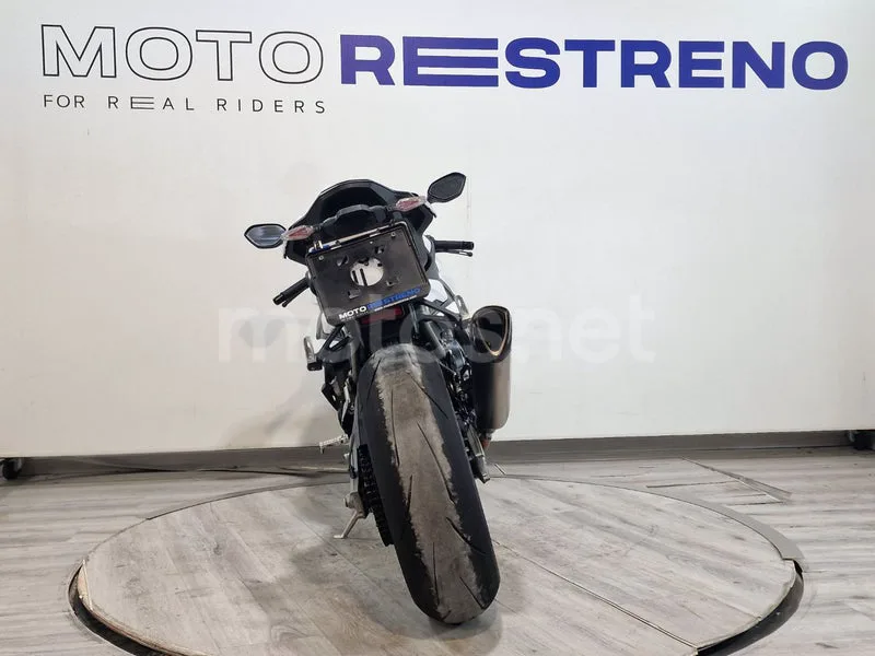 BMW S 1000 RR - Vista 8