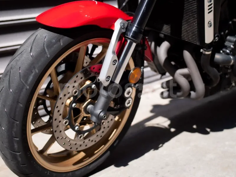 Yamaha XSR900 - Vista 17