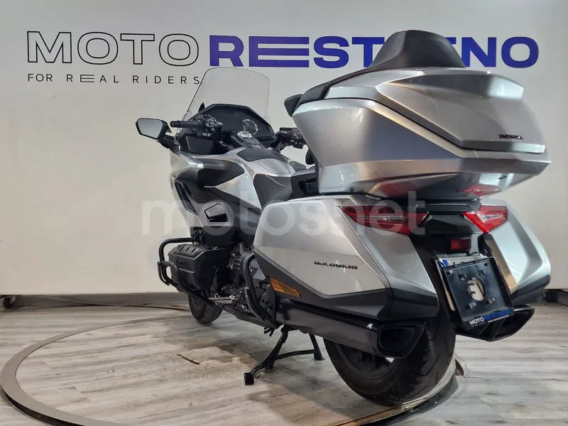 Honda GL1800 Gold Wing - Vista 3