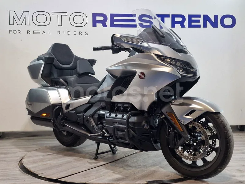 Honda GL1800 Gold Wing - Vista 5