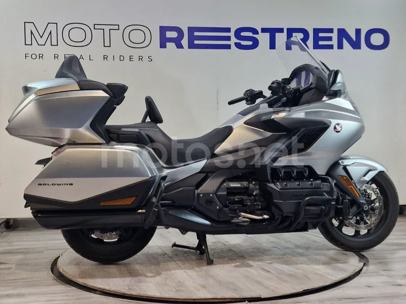 Honda GL1800 Gold Wing - Vista 6