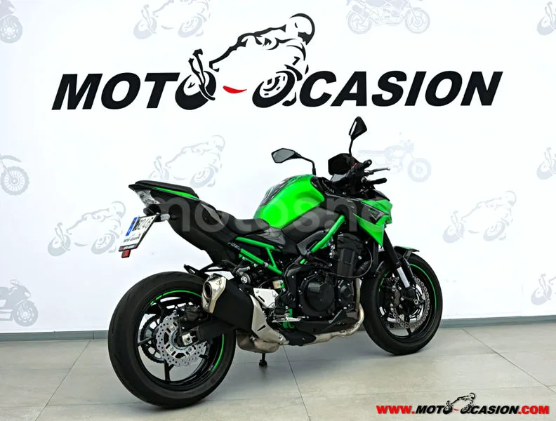 Kawasaki Z900 - Vista 3