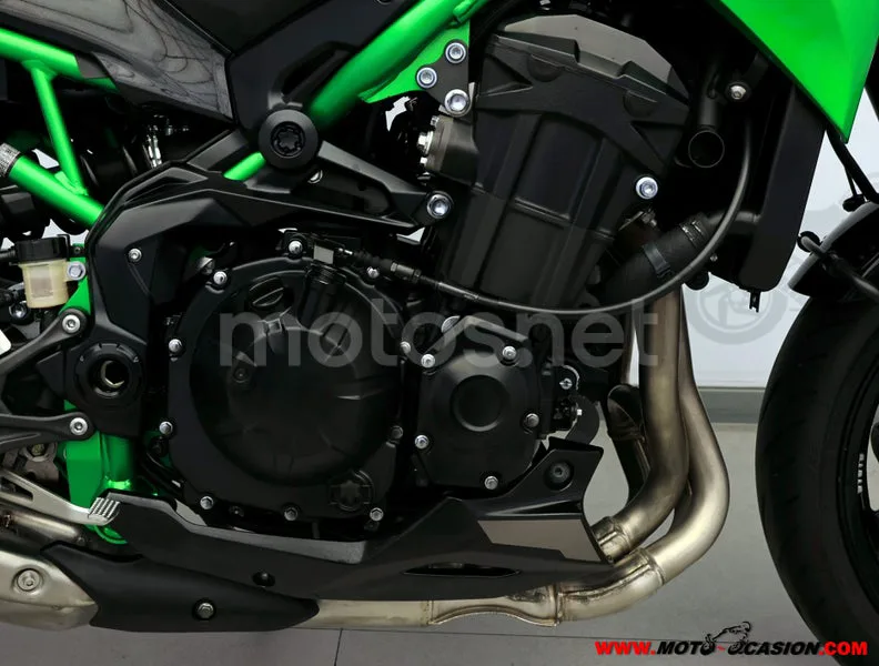 Kawasaki Z900 - Vista 5