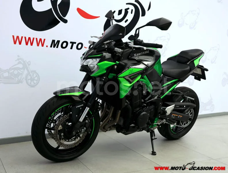 Kawasaki Z900 - Vista 8