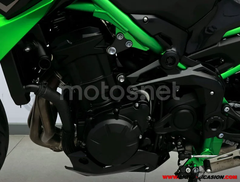 Kawasaki Z900 - Vista 10