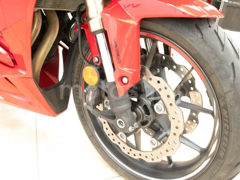 Honda CBR500R - Vista 15