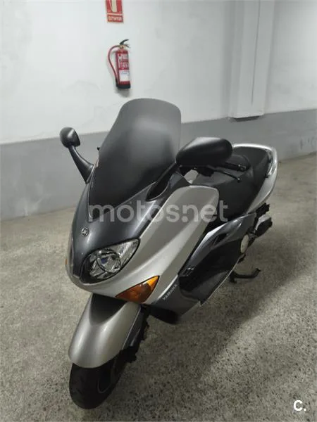 Yamaha TMAX 500 - Vista 3