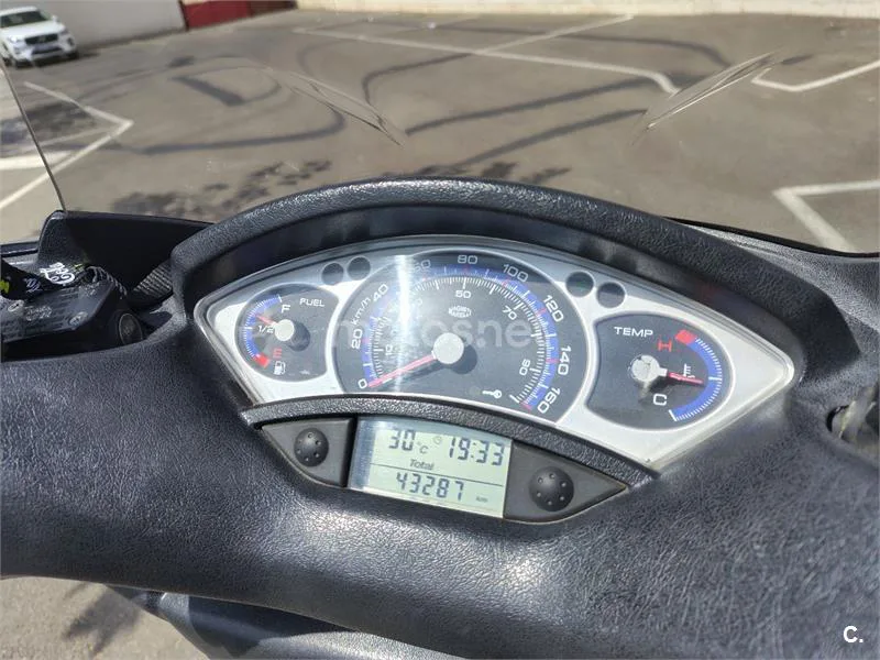 Yamaha XMAX 250 - Vista 3