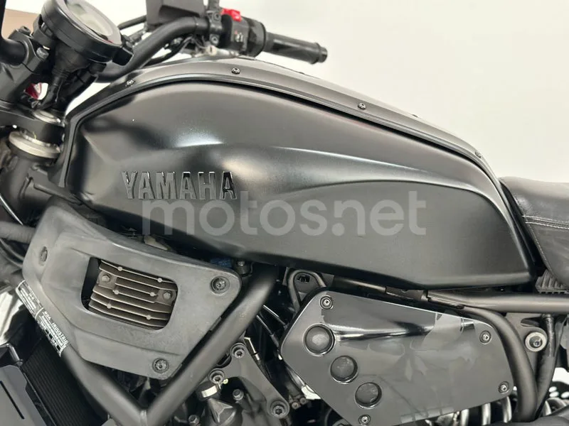 Yamaha XSR700 - Vista 16