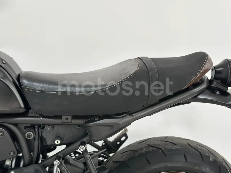 Yamaha XSR700 - Vista 20