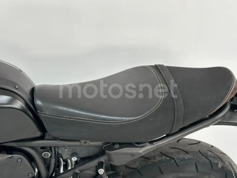 Yamaha XSR700 - Vista 21