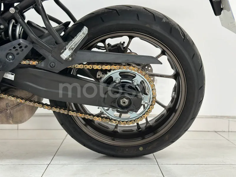 Yamaha XSR700 - Vista 22